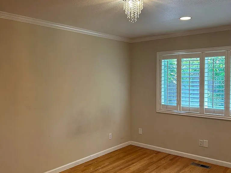 1204 Redcliff Dr — Photo 30