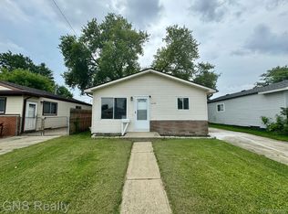 20166 Woodward St, Clinton Township, MI 48035