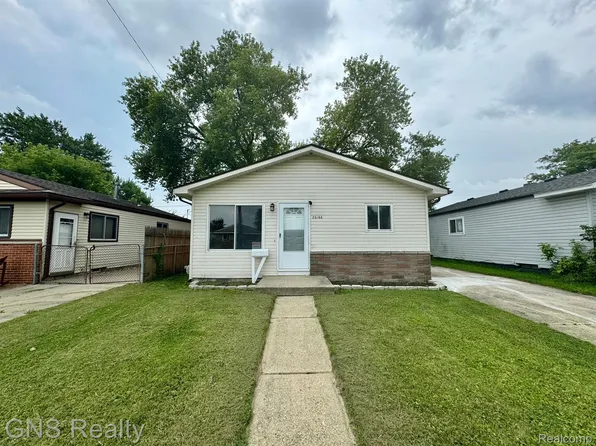 20166 Woodward St, Clinton Township, MI 48035