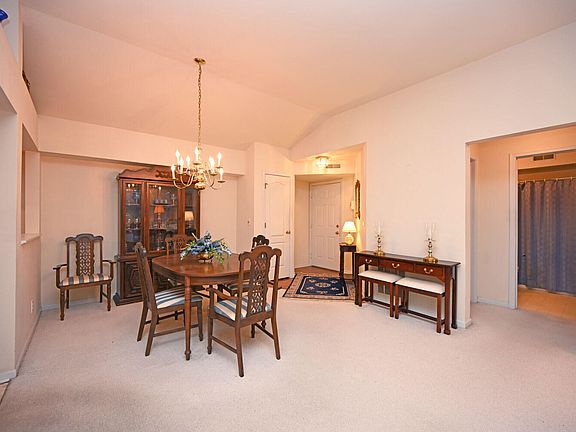 5th image of 2465 Fountain Pl