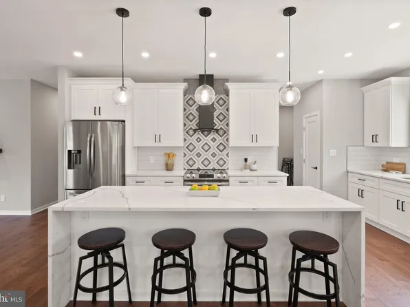 8019 Seaton St, Alexandria, VA 22306