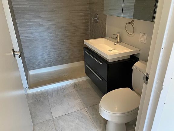 4th image of 804 Bergen St #206