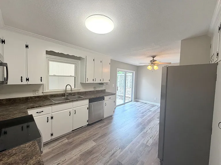 3201 Chalmers Dr — Photo 20
