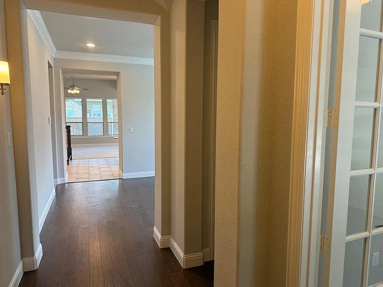 8533 Pine Valley Dr — Photo 31