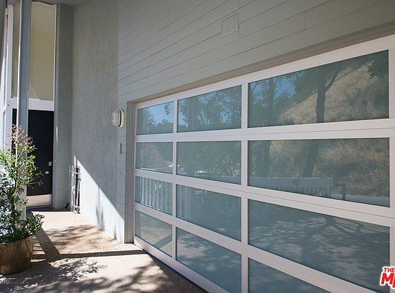2nd image of 3826 Alta Mesa Dr