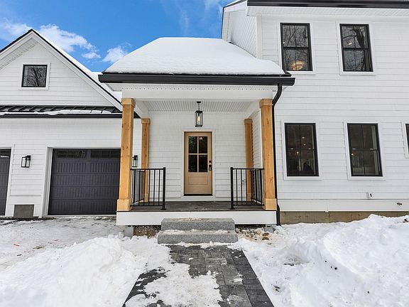 2nd image of 27 Beaver Lane