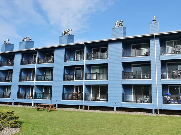835 Ocean Shores Boulevard NW #202, Ocean Shores, WA 98569