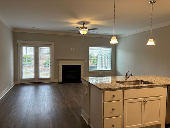 5th image of 218 Button Willow St