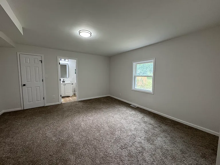 1427 Austin Ave — Photo 15