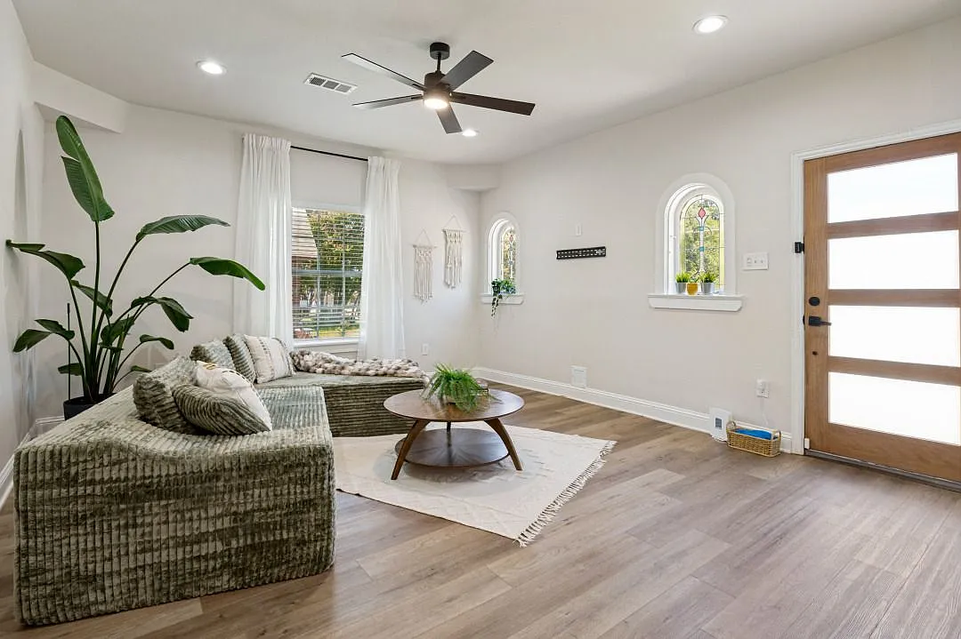 3 bed, 3.0 bath, 1565 sqft, $3,200 — Photo 4