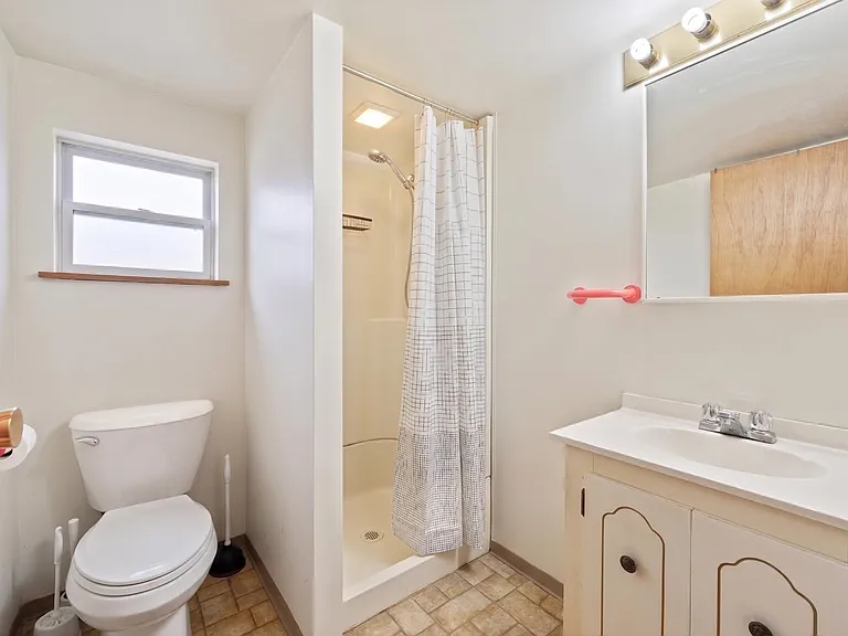 3079 Crown St — Photo 15