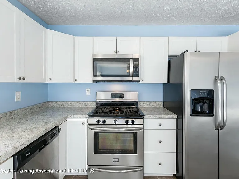 6174 Rutherford Ave — Photo 8