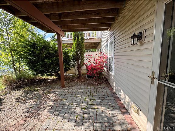4th image of 2430 Jeannette Ln