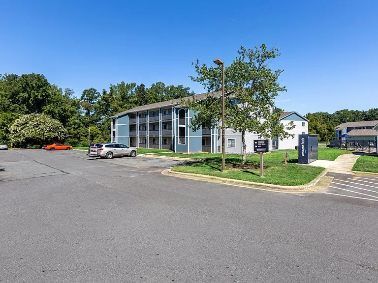 Woodbrook Apartment Homes — Photo 16