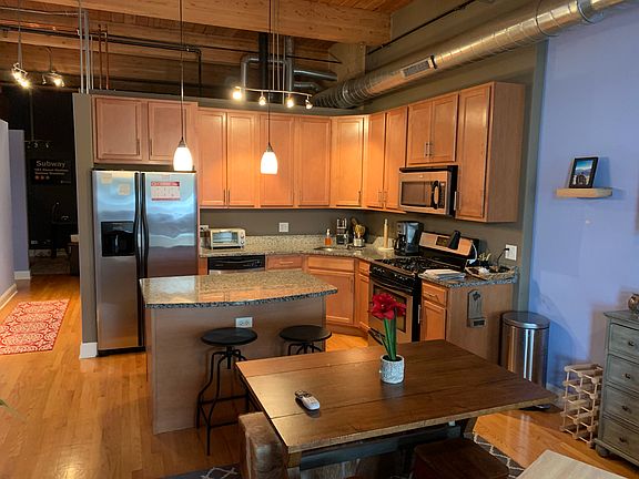 3rd image of 3637 N Spaulding Ave APT 0402