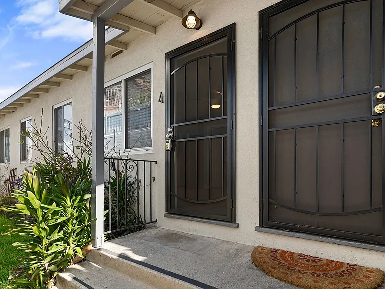 1024 Loma Avenue — Photo 21