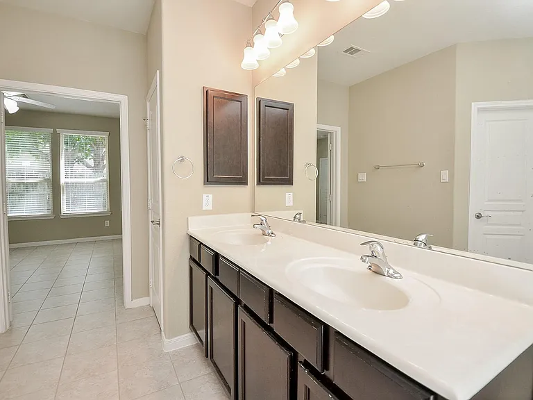6418 Burgess Heights Ln — Photo 21