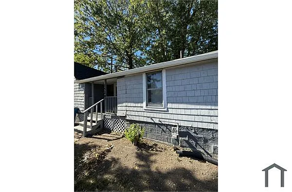 2524 Oakdale Ave photo 1