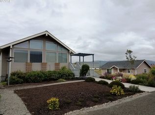 358 N Welcome Slough Rd, Cathlamet, WA 98612