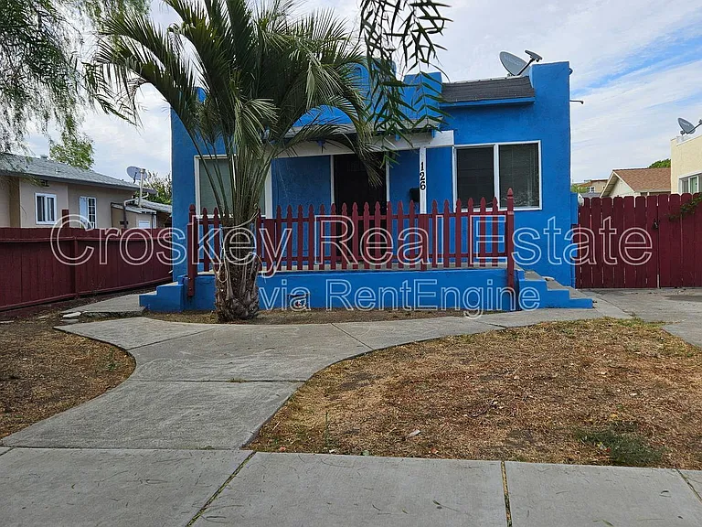 126 W 10th St — Photo 1