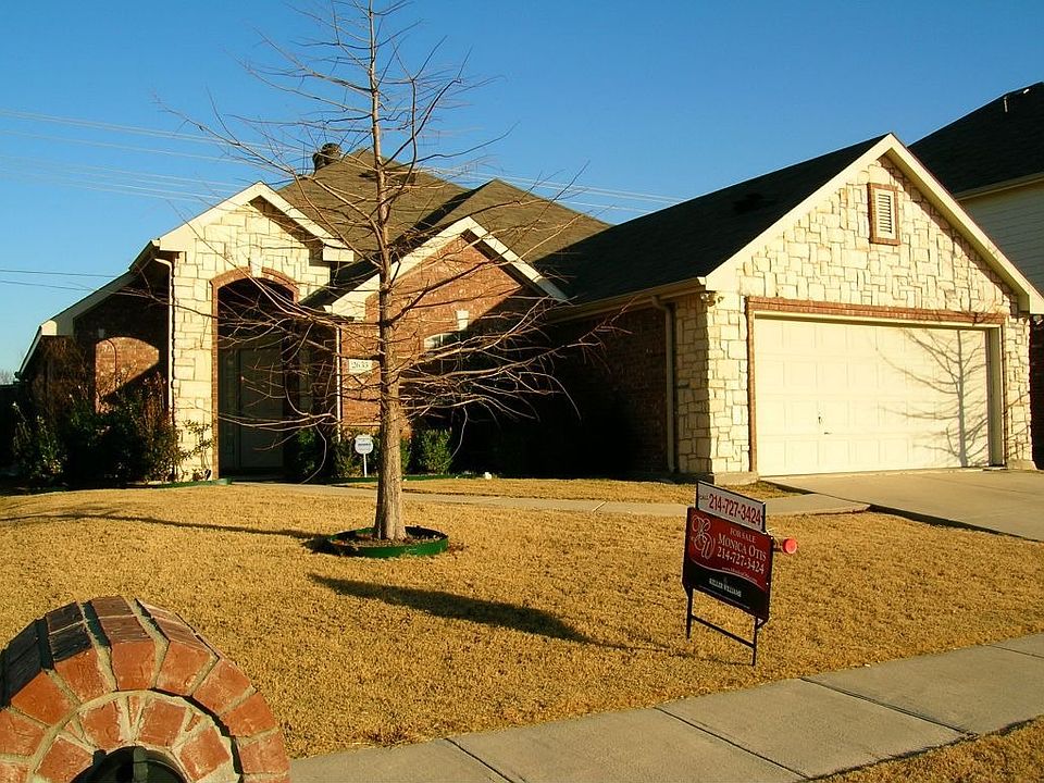 Pulte Built 2001 - Stone Elevation