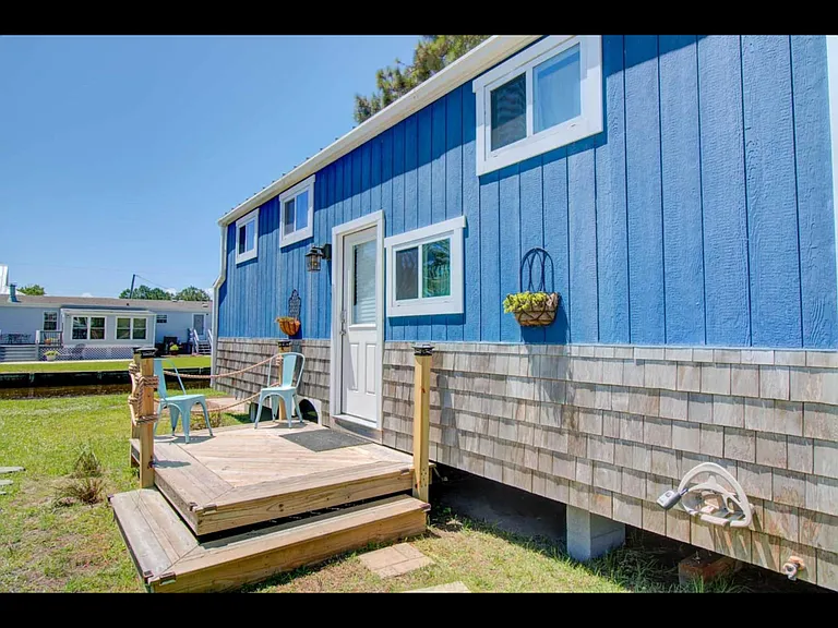 120 Seaward Ct — Photo 3