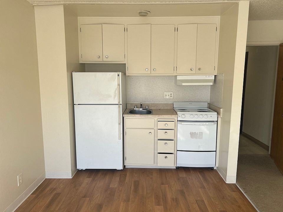 2nd image of 208 Holly Ave #0B-1Ba