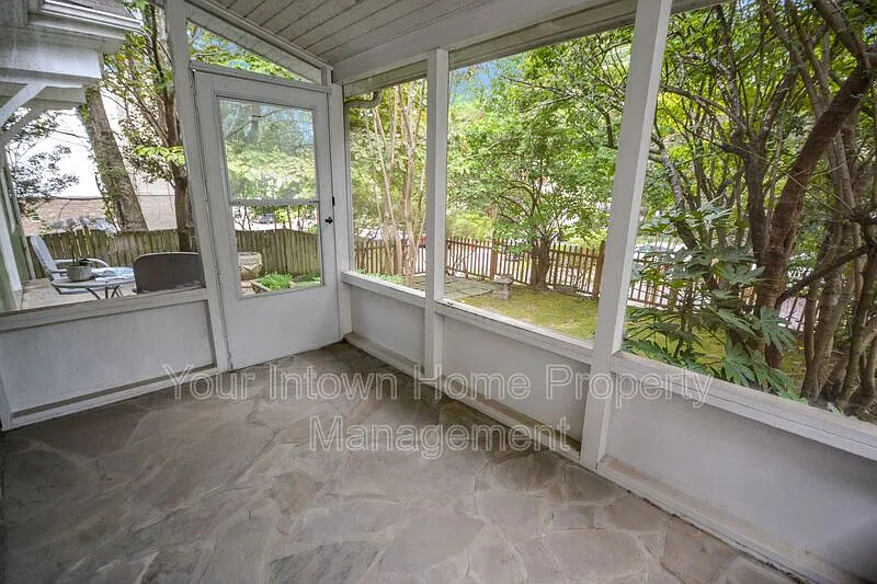 3 bed, 2.0 bath, 2124 sqft, $4,150 — Photo 3