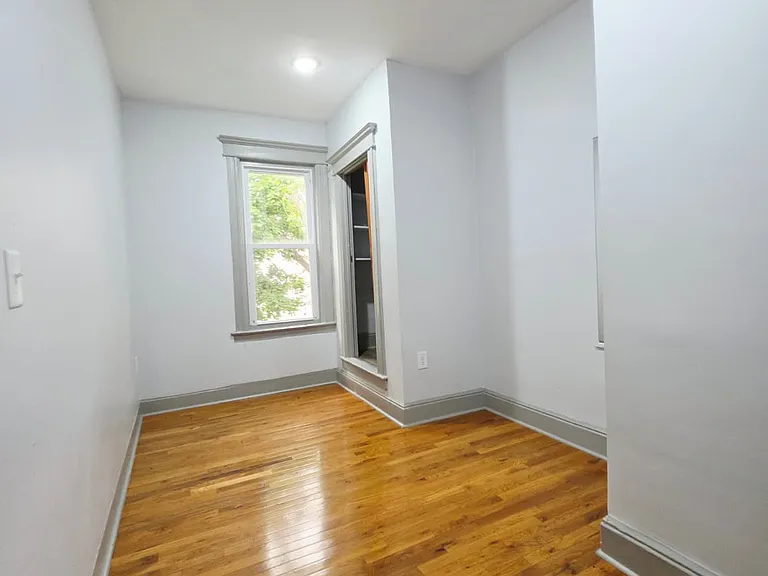 154 Wegman Pkwy #3 — Photo 3
