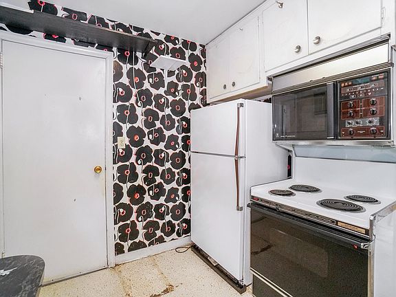 5th image of 134 Elm Ln