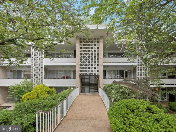 7545 Spring Lake Dr #B, Bethesda, MD 20817