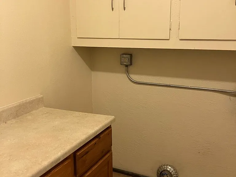 723 Adams St NE — Photo 36