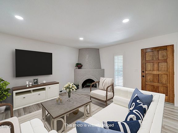 4th image of 4829 E EUCLID Avenue #2