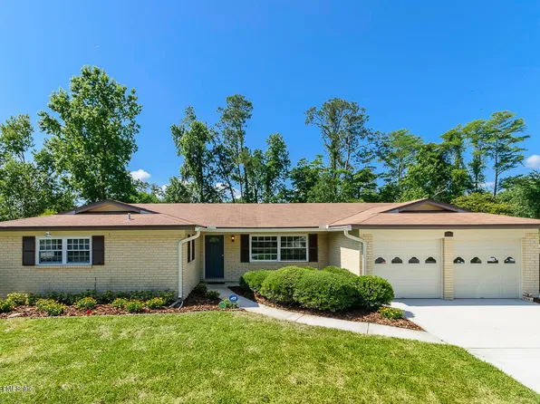 1114 Grove Park Dr, Orange Park, FL 32073