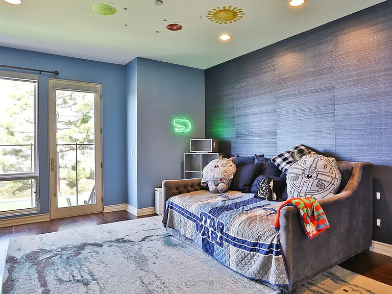 14445 Mulholland Dr — Photo 20