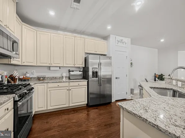 5742 Meadowood St #103, New Market, MD 21774