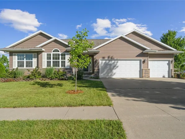 2115 Hillside Dr, Ely, IA 52227