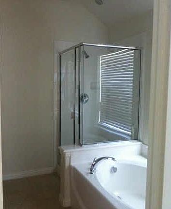 5th image of 921 Villa Paloma Blvd