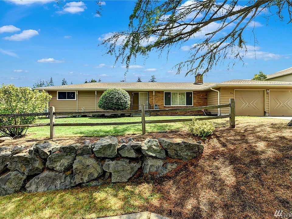 1st image of 824 198th Pl SW