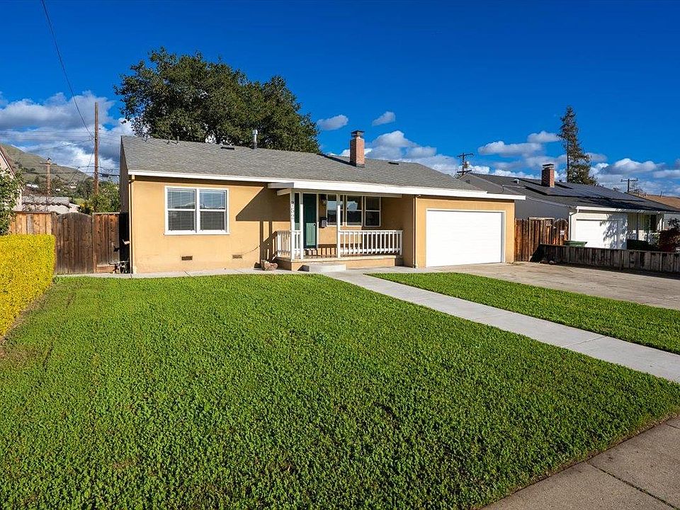 1st image of 752 Linda Flora St