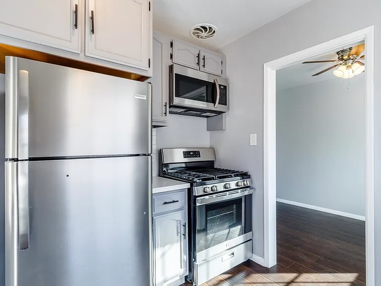 2551 8th Ave #11 — Photo 4