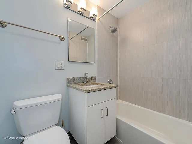 2930 N Sheridan Rd #611 — Photo 8