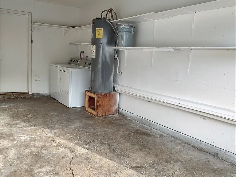 4614 Grand Dr #2 — Photo 22