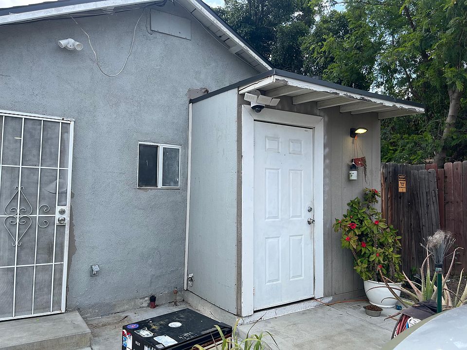 2nd image of 1106 1/2 S Belle Ave