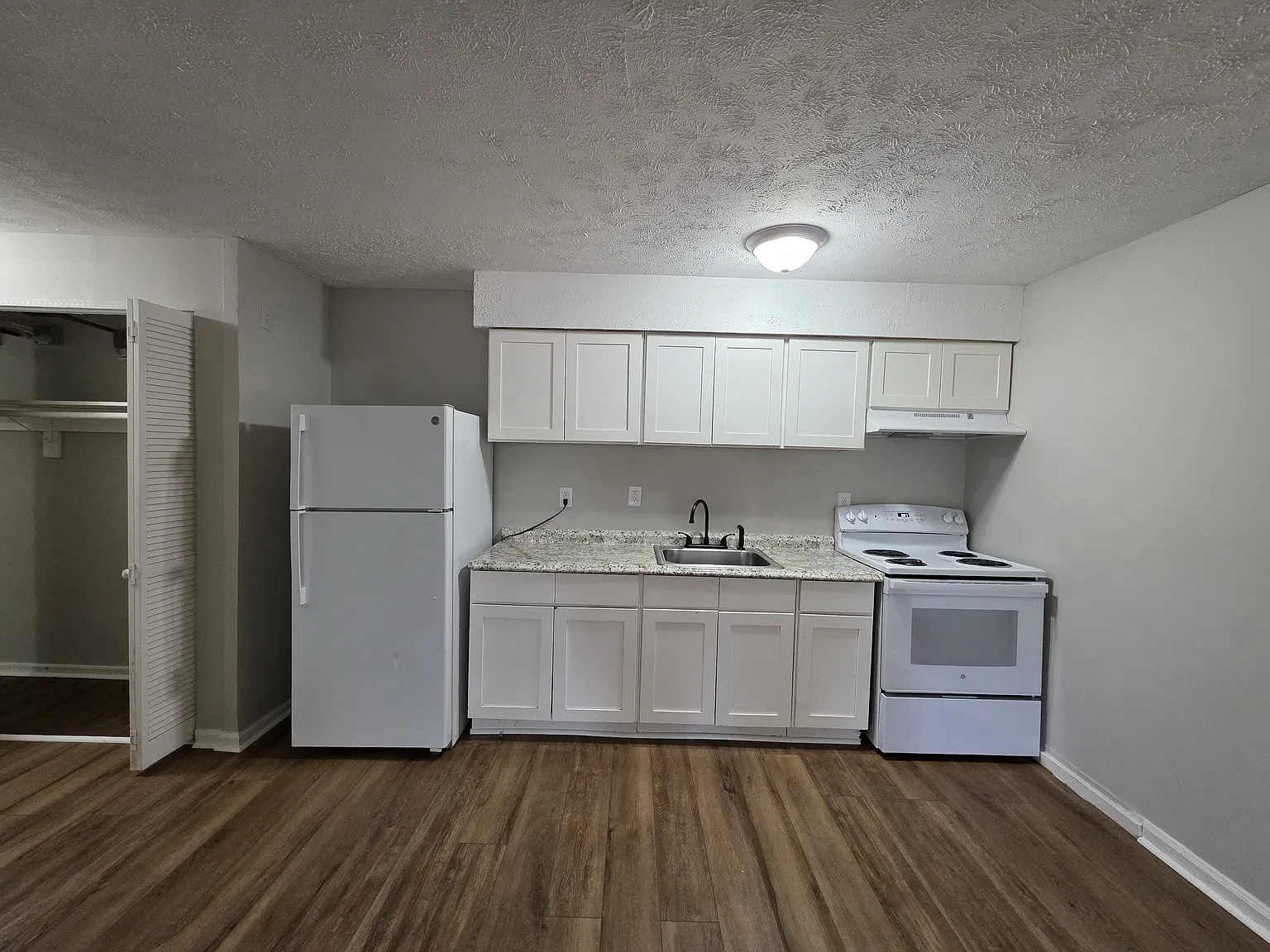 1 bed, $1,300 — Photo 2