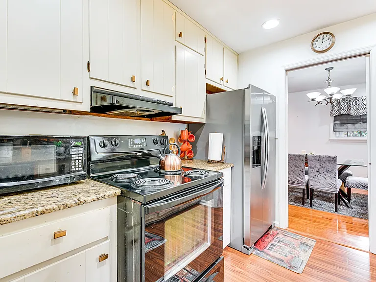 841 Artwood Rd NE — Photo 17