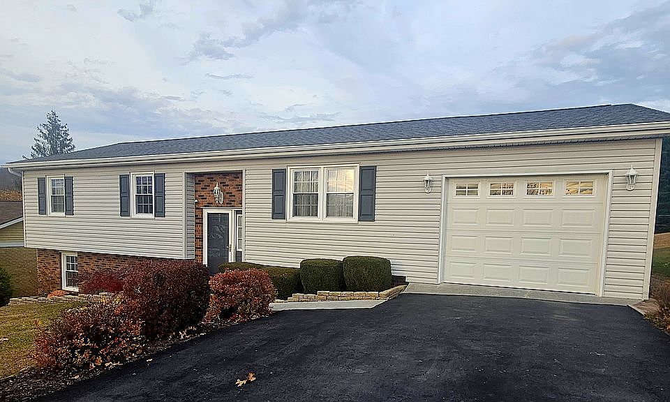 1st image of 438 Lakeland Dr