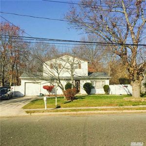 105 Peach St, Brentwood, NY, 11717