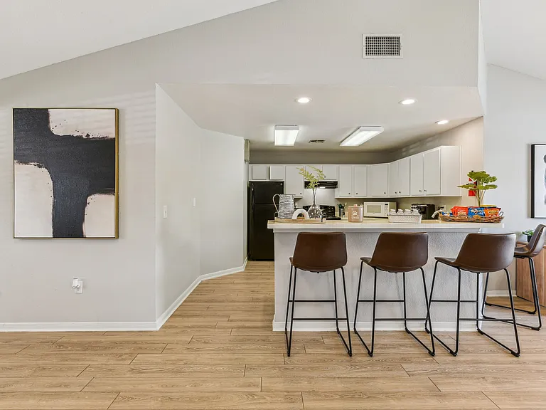 Las Villas De Leon Apartments — Photo 16
