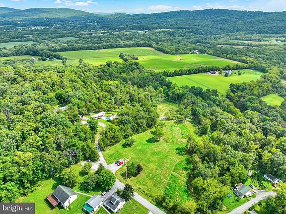 3rd image of 245 Bumble Bee Rd